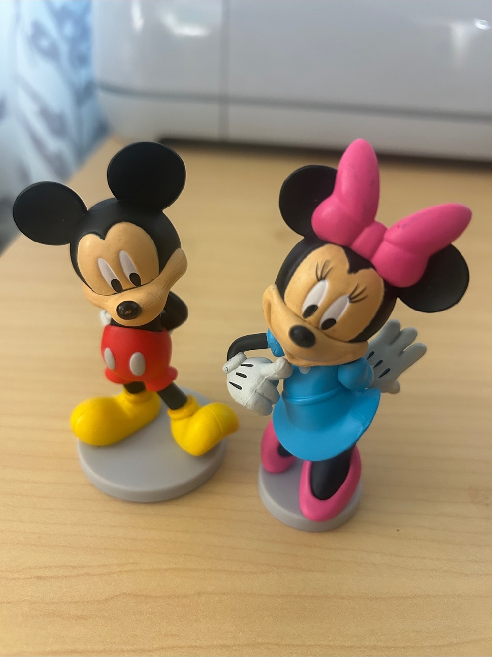 Disney Mickey & Minnie Figure Set - Black, Red, Yellow, Pink, Blue